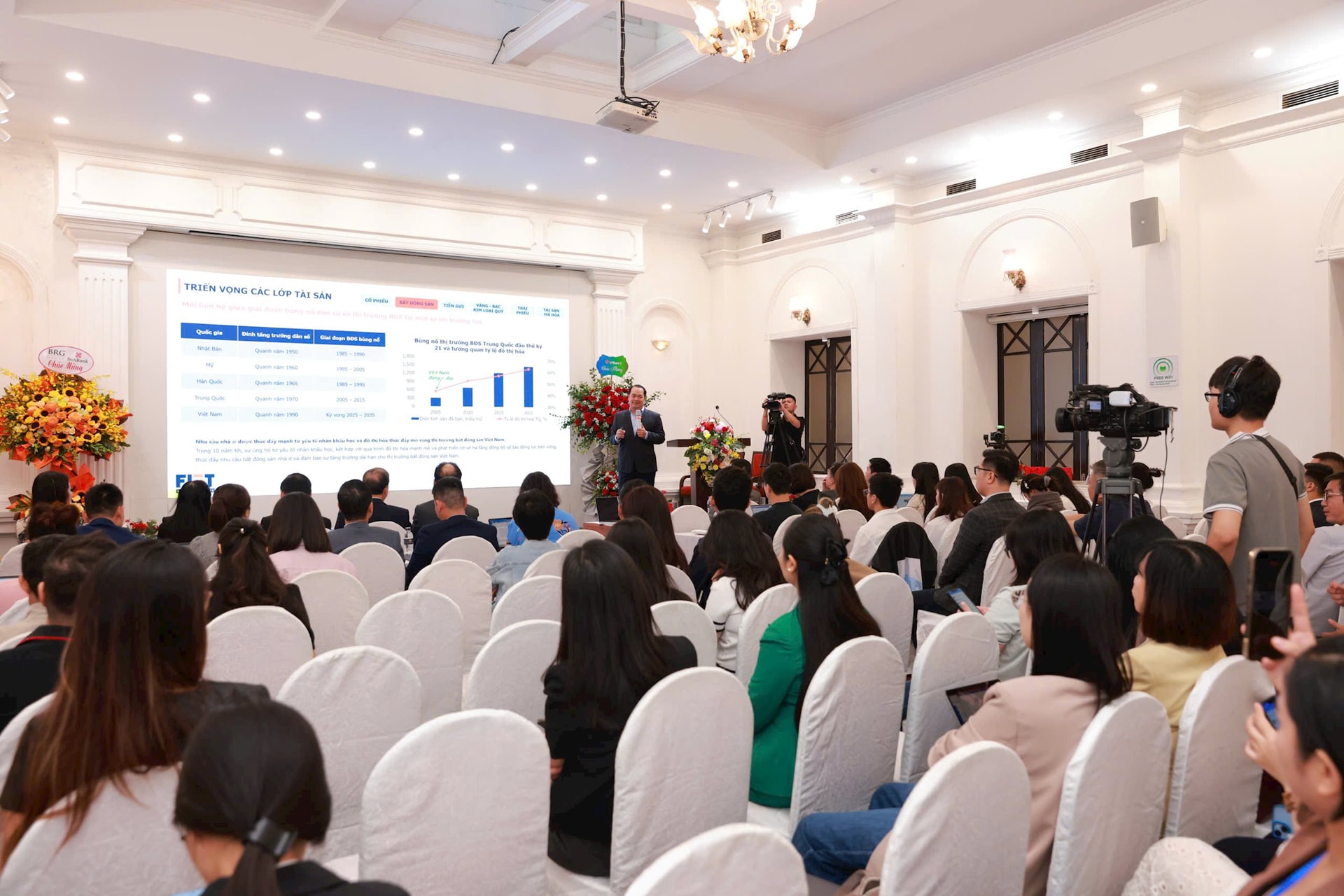 Quang cảnh diễn đàn