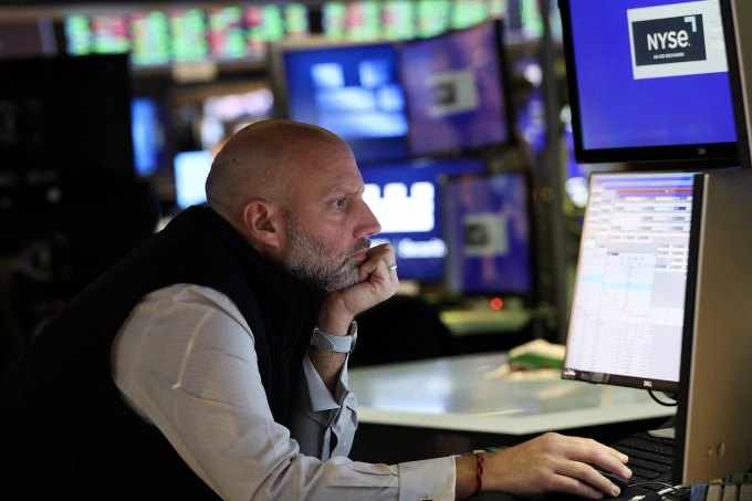 Làn sóng đầu tư khi người thu nhập thấp ở Mỹ đổ xô đi chơi chứng khoán – Khi “nhà đầu tư phổ thông” làm thay đổi thị trường